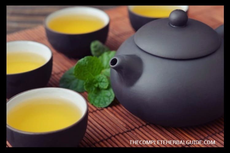 Green-Tea-Side-Effects-And-Who-Must-Not-Consume-It